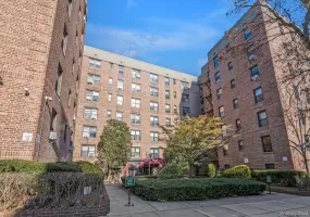 83-25 98 Street, New York, NY, 2 Bedrooms Bedrooms, 5 Rooms Rooms,1 BathroomBathrooms,Residential,For Rent,98,0,947598 83-25 98 Street, New York, NY, 2 Bedrooms Bedrooms, 5 Rooms Rooms,1 BathroomBathrooms,Residential,For Rent,98,0,947598