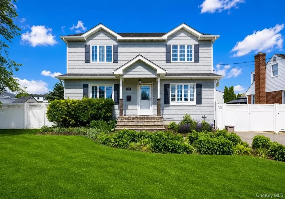140 Euclid Avenue, Oyster Bay, NY, 5 Bedrooms Bedrooms, 11 Rooms Rooms,3 BathroomsBathrooms,Residential,For Rent,Euclid,0,1005514 140 Euclid Avenue, Oyster Bay, NY, 5 Bedrooms Bedrooms, 11 Rooms Rooms,3 BathroomsBathrooms,Residential,For Rent,Euclid,0,1005514