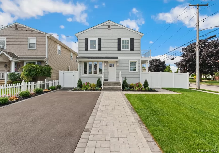 3914 Waverly Avenue, Hempstead, NY, 2 Bedrooms Bedrooms, 4 Rooms Rooms,1 BathroomBathrooms,Residential Lease,For Rent,Waverly,0,1006995 3914 Waverly Avenue, Hempstead, NY, 2 Bedrooms Bedrooms, 4 Rooms Rooms,1 BathroomBathrooms,Residential Lease,For Rent,Waverly,0,1006995