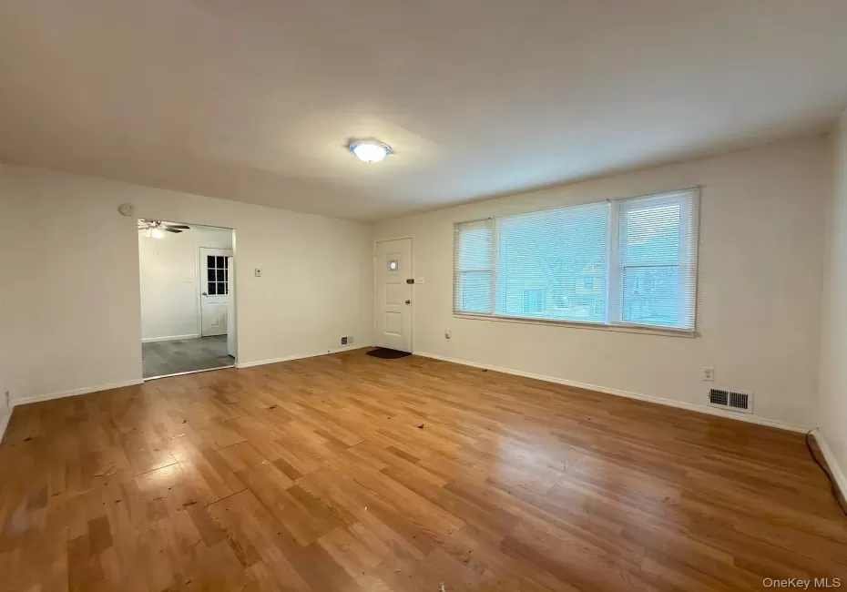 18 Bedford Avenue, Thompson, NY, 3 Bedrooms Bedrooms, 6 Rooms Rooms,1 BathroomBathrooms,Residential Lease,For Rent,Bedford,0,1007866 18 Bedford Avenue, Thompson, NY, 3 Bedrooms Bedrooms, 6 Rooms Rooms,1 BathroomBathrooms,Residential Lease,For Rent,Bedford,0,1007866