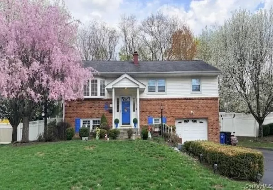 35 Sengstacken Drive, Stony Point, NY, 3 Bedrooms Bedrooms, 10 Rooms Rooms,1 BathroomBathrooms,Residential,For Rent,Sengstacken,0,987387 35 Sengstacken Drive, Stony Point, NY, 3 Bedrooms Bedrooms, 10 Rooms Rooms,1 BathroomBathrooms,Residential,For Rent,Sengstacken,0,987387