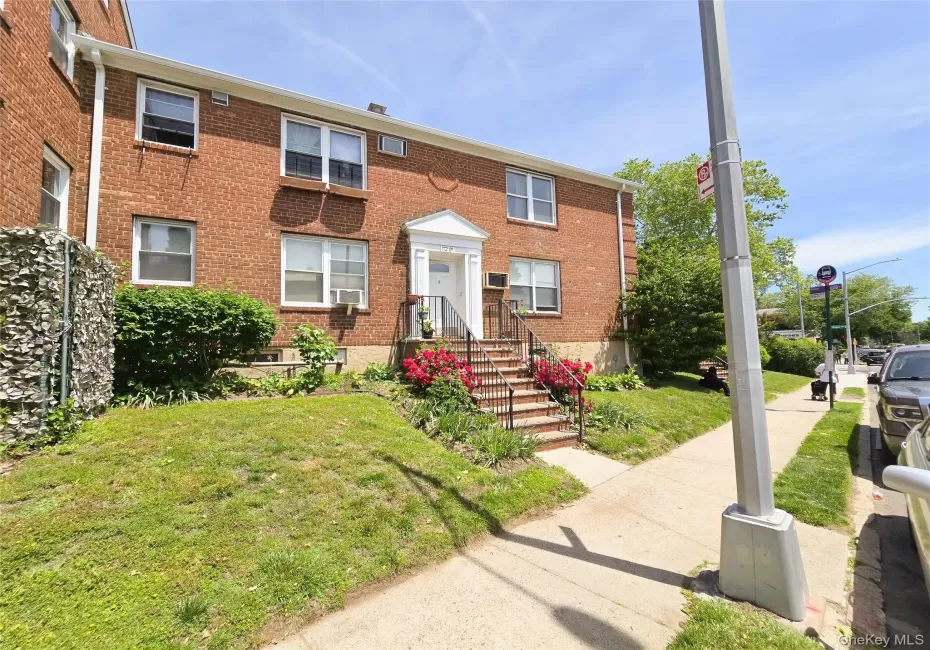 172-09 Crocheron Avenue, New York, NY, 1 Bedroom Bedrooms, 3 Rooms Rooms,1 BathroomBathrooms,Residential,For Rent,Crocheron,0,1008078 172-09 Crocheron Avenue, New York, NY, 1 Bedroom Bedrooms, 3 Rooms Rooms,1 BathroomBathrooms,Residential,For Rent,Crocheron,0,1008078