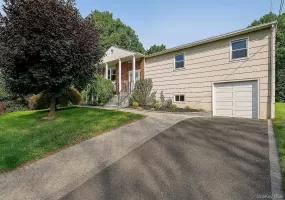 568 Manville Road, Mount Pleasant, NY, 4 Bedrooms Bedrooms, 9 Rooms Rooms,2 BathroomsBathrooms,Residential Lease,For Rent,Manville,0,1007945 568 Manville Road, Mount Pleasant, NY, 4 Bedrooms Bedrooms, 9 Rooms Rooms,2 BathroomsBathrooms,Residential Lease,For Rent,Manville,0,1007945