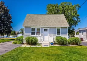 83 Beach Road, Riverhead, NY, 1 Bedroom Bedrooms, 4 Rooms Rooms,1 BathroomBathrooms,Residential,For Rent,Beach,0,1004148 83 Beach Road, Riverhead, NY, 1 Bedroom Bedrooms, 4 Rooms Rooms,1 BathroomBathrooms,Residential,For Rent,Beach,0,1004148