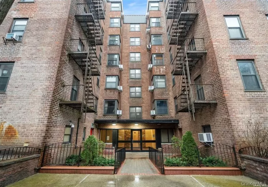 32-43 91 Street, New York, NY, 2 Bedrooms Bedrooms, 5 Rooms Rooms,1 BathroomBathrooms,Residential,For Rent,91,0,1008043 32-43 91 Street, New York, NY, 2 Bedrooms Bedrooms, 5 Rooms Rooms,1 BathroomBathrooms,Residential,For Rent,91,0,1008043