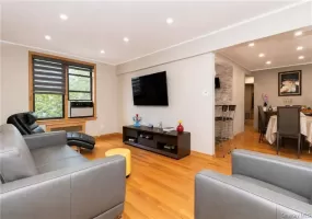 711 Montauk Court, New York, NY, 2 Bedrooms Bedrooms, 5 Rooms Rooms,1 BathroomBathrooms,Residential,For Rent,Montauk,0,1008165 711 Montauk Court, New York, NY, 2 Bedrooms Bedrooms, 5 Rooms Rooms,1 BathroomBathrooms,Residential,For Rent,Montauk,0,1008165