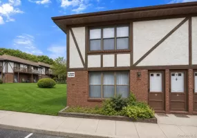 16 Bailey Court, Brookhaven, NY, 1 Bedroom Bedrooms, 3 Rooms Rooms,1 BathroomBathrooms,Residential,For Rent,Bailey Court,0,1004501 16 Bailey Court, Brookhaven, NY, 1 Bedroom Bedrooms, 3 Rooms Rooms,1 BathroomBathrooms,Residential,For Rent,Bailey Court,0,1004501