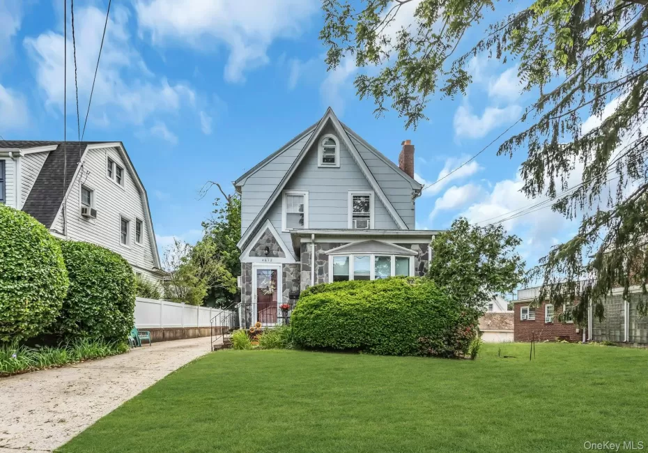 4612 Fayette Place, North Hempstead, NY, 3 Bedrooms Bedrooms, 8 Rooms Rooms,1 BathroomBathrooms,Residential,For Rent,Fayette,0,KEY1008215 4612 Fayette Place, North Hempstead, NY, 3 Bedrooms Bedrooms, 8 Rooms Rooms,1 BathroomBathrooms,Residential,For Rent,Fayette,0,KEY1008215