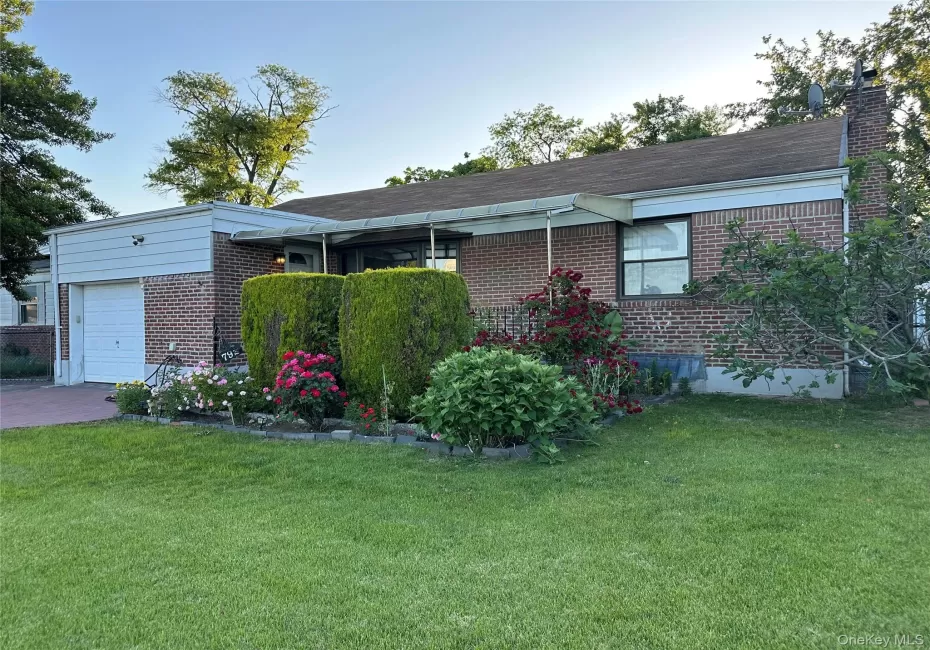 792 Bauer Street, Hempstead, NY, 3 Bedrooms Bedrooms, 7 Rooms Rooms,1 BathroomBathrooms,Residential,For Rent,Bauer,0,KEY1008417 792 Bauer Street, Hempstead, NY, 3 Bedrooms Bedrooms, 7 Rooms Rooms,1 BathroomBathrooms,Residential,For Rent,Bauer,0,KEY1008417