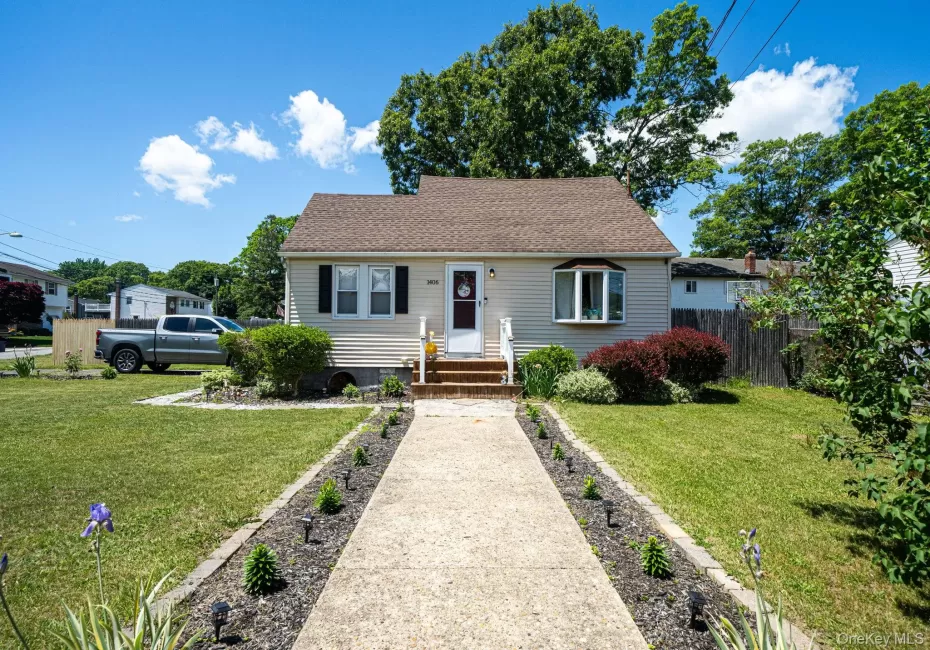 1406 Coates Avenue, Islip, NY, 2 Bedrooms Bedrooms, 5 Rooms Rooms,1 BathroomBathrooms,Residential,For Rent,Coates,0,1008272 1406 Coates Avenue, Islip, NY, 2 Bedrooms Bedrooms, 5 Rooms Rooms,1 BathroomBathrooms,Residential,For Rent,Coates,0,1008272