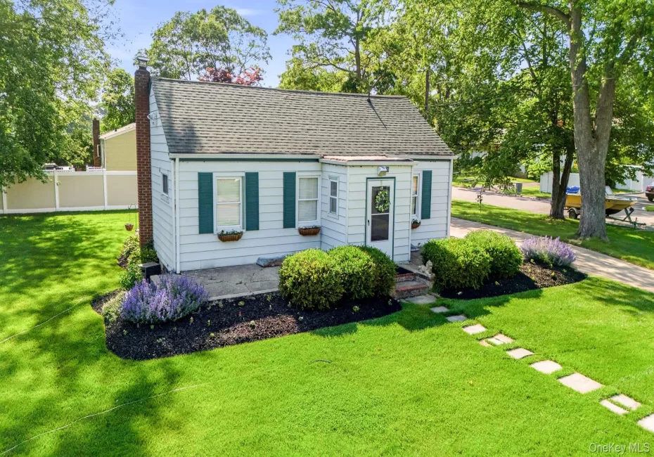 76 Hanrahan Avenue, Brookhaven, NY, 3 Bedrooms Bedrooms, 5 Rooms Rooms,1 BathroomBathrooms,Residential,For Rent,Hanrahan,0,KEY1008470 76 Hanrahan Avenue, Brookhaven, NY, 3 Bedrooms Bedrooms, 5 Rooms Rooms,1 BathroomBathrooms,Residential,For Rent,Hanrahan,0,KEY1008470