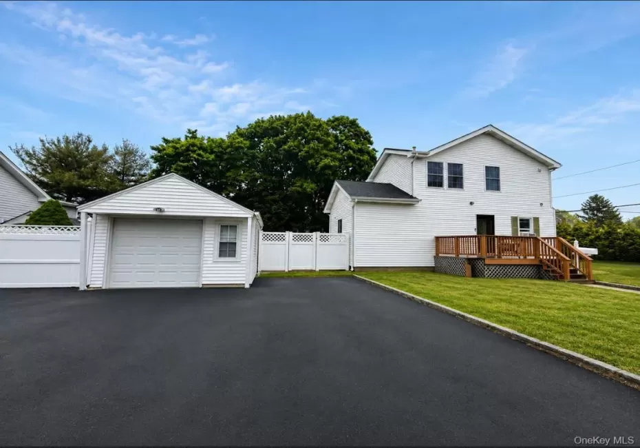 72 Peckham Avenue, Islip, NY, 5 Bedrooms Bedrooms, 10 Rooms Rooms,3 BathroomsBathrooms,Residential,For Rent,Peckham,0,KEY1005824 72 Peckham Avenue, Islip, NY, 5 Bedrooms Bedrooms, 10 Rooms Rooms,3 BathroomsBathrooms,Residential,For Rent,Peckham,0,KEY1005824