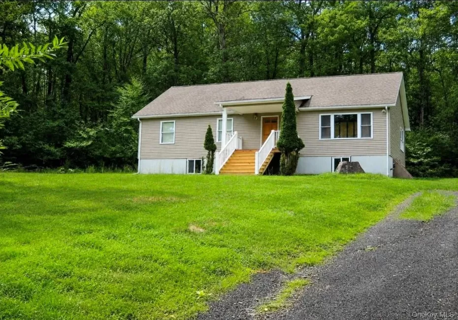 Welcome yo your quiet 3 bedroom ranch on 1 acre. Located in sought after Kerhonkson with endless hiking, fishing, biking and exploring! Welcome yo your quiet 3 bedroom ranch on 1 acre. Located in sought after Kerhonkson with endless hiking, fishing, biking and exploring!