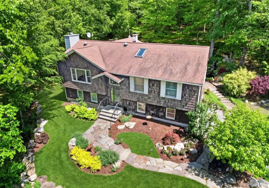 5 California Road, Warwick (town), NY, 3 Bedrooms Bedrooms, 10 Rooms Rooms,2 BathroomsBathrooms,Residential,For Rent,California,0,1005139 5 California Road, Warwick (town), NY, 3 Bedrooms Bedrooms, 10 Rooms Rooms,2 BathroomsBathrooms,Residential,For Rent,California,0,1005139