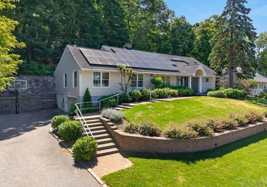 125 Mimosa Drive, North Hempstead, NY, 5 Bedrooms Bedrooms, 10 Rooms Rooms,3 BathroomsBathrooms,Residential,For Rent,Mimosa,0,1007376 125 Mimosa Drive, North Hempstead, NY, 5 Bedrooms Bedrooms, 10 Rooms Rooms,3 BathroomsBathrooms,Residential,For Rent,Mimosa,0,1007376