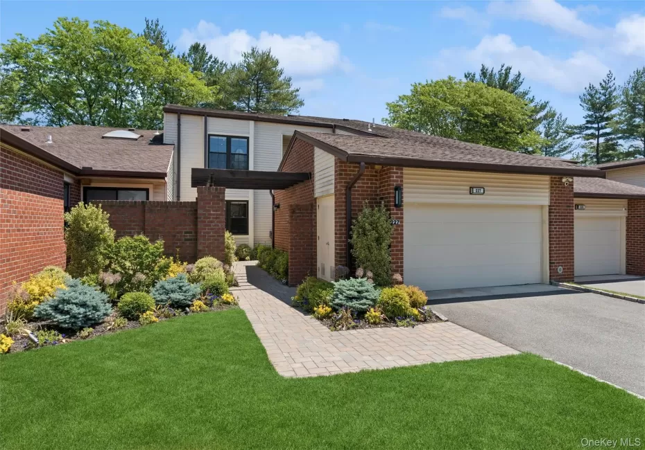 227 Ibis Court, North Hempstead, NY, 5 Bedrooms Bedrooms, 10 Rooms Rooms,4 BathroomsBathrooms,Residential,For Rent,Ibis,0,1004415 227 Ibis Court, North Hempstead, NY, 5 Bedrooms Bedrooms, 10 Rooms Rooms,4 BathroomsBathrooms,Residential,For Rent,Ibis,0,1004415