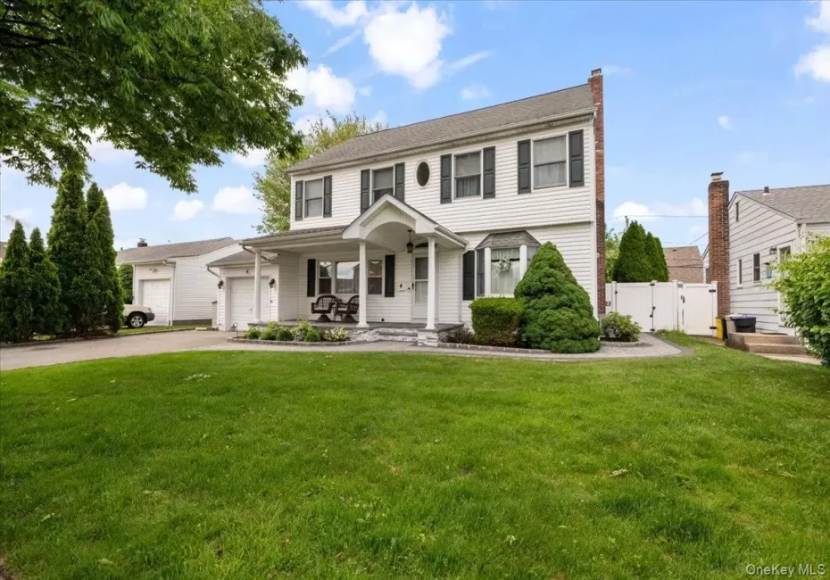 4 Westbury Avenue, Oyster Bay, NY, 5 Bedrooms Bedrooms, 8 Rooms Rooms,3 BathroomsBathrooms,Residential,For Rent,Westbury,0,1007526 4 Westbury Avenue, Oyster Bay, NY, 5 Bedrooms Bedrooms, 8 Rooms Rooms,3 BathroomsBathrooms,Residential,For Rent,Westbury,0,1007526