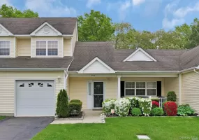 2702 Amen Corner, Riverhead, NY, 2 Bedrooms Bedrooms, 5 Rooms Rooms,2 BathroomsBathrooms,Residential Lease,For Rent,Amen,0,KEY1008650 2702 Amen Corner, Riverhead, NY, 2 Bedrooms Bedrooms, 5 Rooms Rooms,2 BathroomsBathrooms,Residential Lease,For Rent,Amen,0,KEY1008650