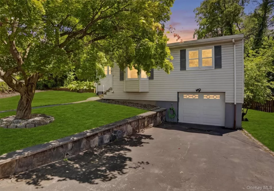 197 Seward Street, Cortlandt, NY, 2 Bedrooms Bedrooms, 6 Rooms Rooms,1 BathroomBathrooms,Residential,For Rent,Seward,0,1000327 197 Seward Street, Cortlandt, NY, 2 Bedrooms Bedrooms, 6 Rooms Rooms,1 BathroomBathrooms,Residential,For Rent,Seward,0,1000327