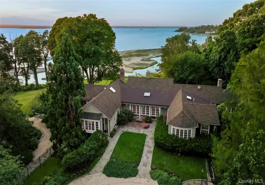 120 Creek Farms Road, North Hempstead, NY, 4 Bedrooms Bedrooms, 10 Rooms Rooms,3 BathroomsBathrooms,Residential,For Rent,Creek Farms,0,984288 120 Creek Farms Road, North Hempstead, NY, 4 Bedrooms Bedrooms, 10 Rooms Rooms,3 BathroomsBathrooms,Residential,For Rent,Creek Farms,0,984288