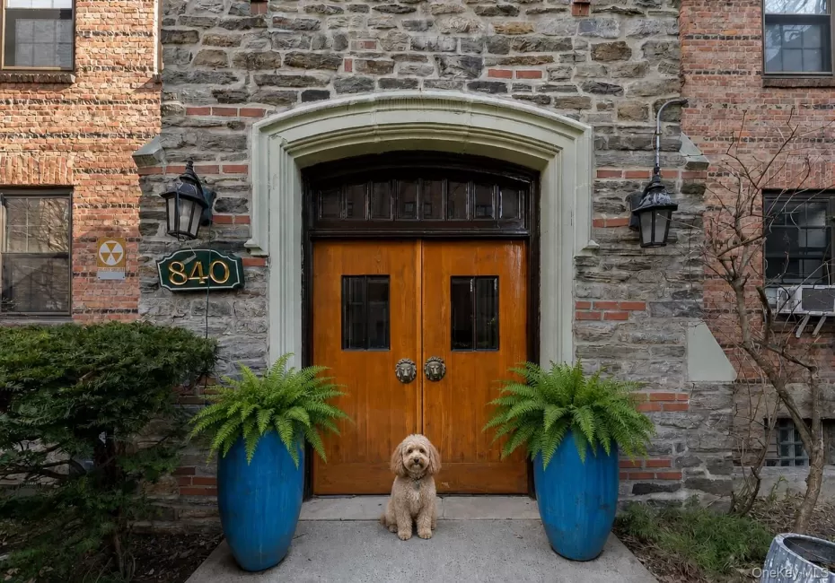 Welcome to 840 Bronxville Road in Bronxville P.O. Yonkers. Welcome to 840 Bronxville Road in Bronxville P.O. Yonkers.