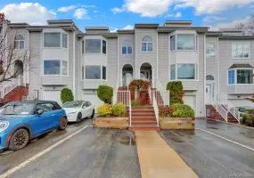 241-70 Oak Park Drive, New York, NY, 2 Bedrooms Bedrooms, 8 Rooms Rooms,2 BathroomsBathrooms,Residential,For Rent,Oak Park,0,KEY988949 241-70 Oak Park Drive, New York, NY, 2 Bedrooms Bedrooms, 8 Rooms Rooms,2 BathroomsBathrooms,Residential,For Rent,Oak Park,0,KEY988949