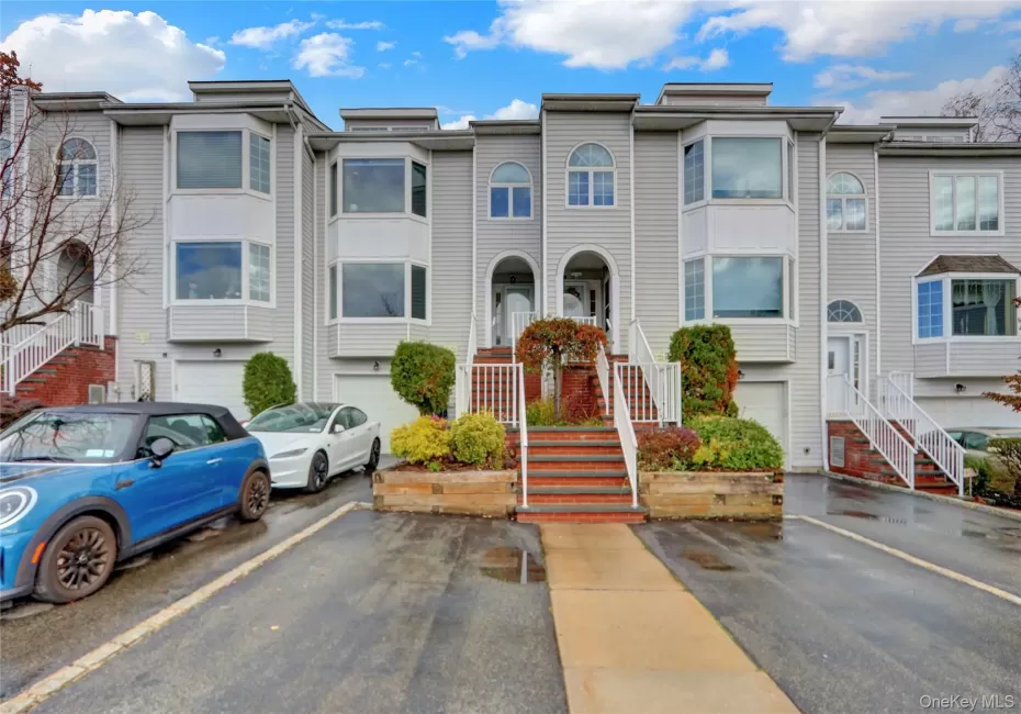 241-70 Oak Park Drive, New York, NY, 2 Bedrooms Bedrooms, 8 Rooms Rooms,2 BathroomsBathrooms,Residential,For Rent,Oak Park,0,988949 241-70 Oak Park Drive, New York, NY, 2 Bedrooms Bedrooms, 8 Rooms Rooms,2 BathroomsBathrooms,Residential,For Rent,Oak Park,0,988949