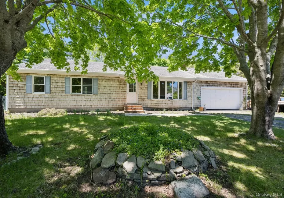 11 Columbia Street, Southampton, NY, 4 Bedrooms Bedrooms, 10 Rooms Rooms,2 BathroomsBathrooms,Residential,For Rent,Columbia,0,996711 11 Columbia Street, Southampton, NY, 4 Bedrooms Bedrooms, 10 Rooms Rooms,2 BathroomsBathrooms,Residential,For Rent,Columbia,0,996711