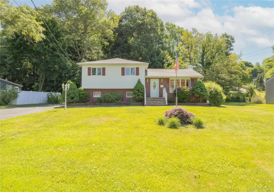 6 Beech Street, Clarkstown, NY, 3 Bedrooms Bedrooms, 8 Rooms Rooms,2 BathroomsBathrooms,Residential,For Rent,Beech,0,1006233 6 Beech Street, Clarkstown, NY, 3 Bedrooms Bedrooms, 8 Rooms Rooms,2 BathroomsBathrooms,Residential,For Rent,Beech,0,1006233