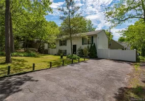 34 Robert Street, Brookhaven, NY, 2 Bedrooms Bedrooms, 4 Rooms Rooms,1 BathroomBathrooms,Residential,For Rent,Robert,0,1007014 34 Robert Street, Brookhaven, NY, 2 Bedrooms Bedrooms, 4 Rooms Rooms,1 BathroomBathrooms,Residential,For Rent,Robert,0,1007014