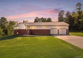 102 Steven Street, Rochester, NY, 4 Bedrooms Bedrooms, 8 Rooms Rooms,2 BathroomsBathrooms,Residential,For Rent,Steven,0,KEY1006325 102 Steven Street, Rochester, NY, 4 Bedrooms Bedrooms, 8 Rooms Rooms,2 BathroomsBathrooms,Residential,For Rent,Steven,0,KEY1006325