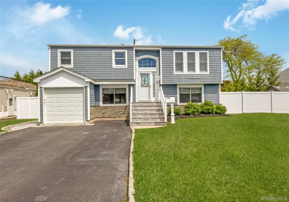 17 Lewis Circle, Babylon, NY, 4 Bedrooms Bedrooms, 7 Rooms Rooms,3 BathroomsBathrooms,Residential,For Rent,Lewis,0,1008733 17 Lewis Circle, Babylon, NY, 4 Bedrooms Bedrooms, 7 Rooms Rooms,3 BathroomsBathrooms,Residential,For Rent,Lewis,0,1008733
