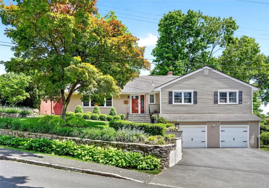 Welcome to 14 Caterson Terrace! Welcome to 14 Caterson Terrace!