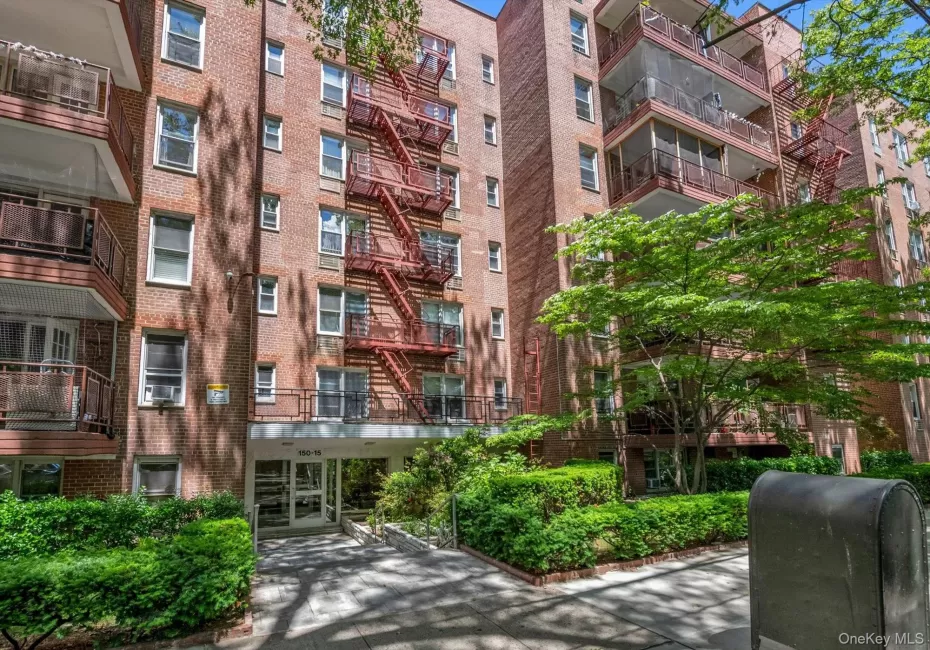 150-15 79 Avenue, New York, NY, 1 Bedroom Bedrooms, 5 Rooms Rooms,1 BathroomBathrooms,Residential,For Rent,79,0,KEY1007923 150-15 79 Avenue, New York, NY, 1 Bedroom Bedrooms, 5 Rooms Rooms,1 BathroomBathrooms,Residential,For Rent,79,0,KEY1007923