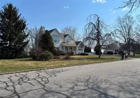 125 Northgate Circle, Riverhead, NY, 4 Bedrooms Bedrooms, 8 Rooms Rooms,2 BathroomsBathrooms,Residential,For Rent,Northgate,0,1009113 125 Northgate Circle, Riverhead, NY, 4 Bedrooms Bedrooms, 8 Rooms Rooms,2 BathroomsBathrooms,Residential,For Rent,Northgate,0,1009113