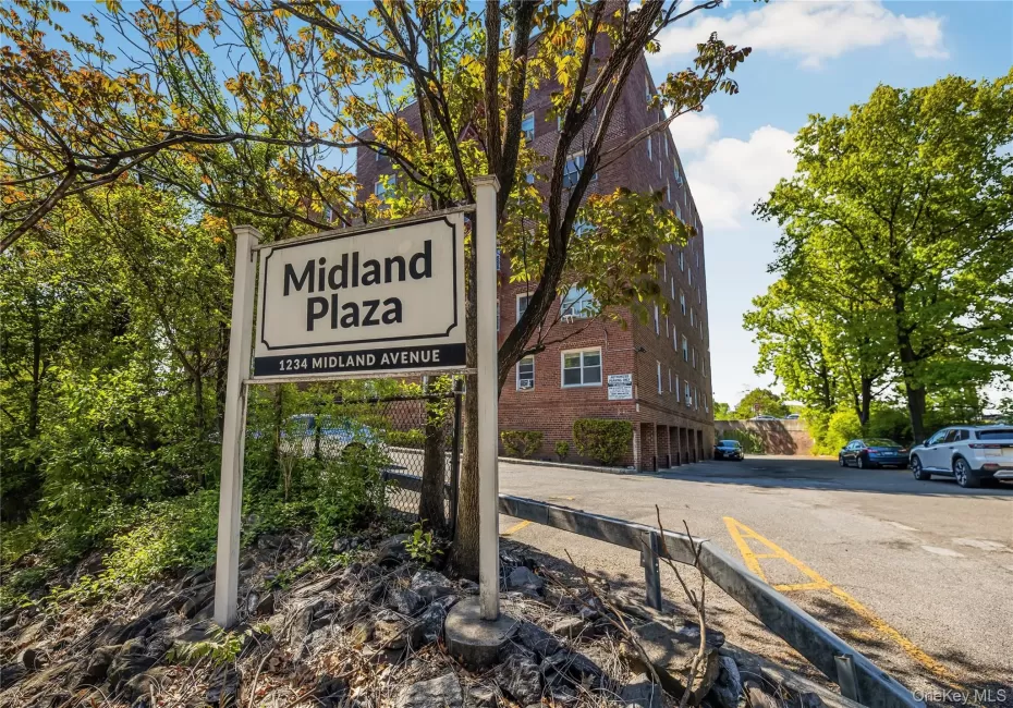 1234 Midland Avenue, Yonkers, NY, 2 Bedrooms Bedrooms, 4 Rooms Rooms,1 BathroomBathrooms,Residential Lease,For Rent,Midland,0,1007339 1234 Midland Avenue, Yonkers, NY, 2 Bedrooms Bedrooms, 4 Rooms Rooms,1 BathroomBathrooms,Residential Lease,For Rent,Midland,0,1007339