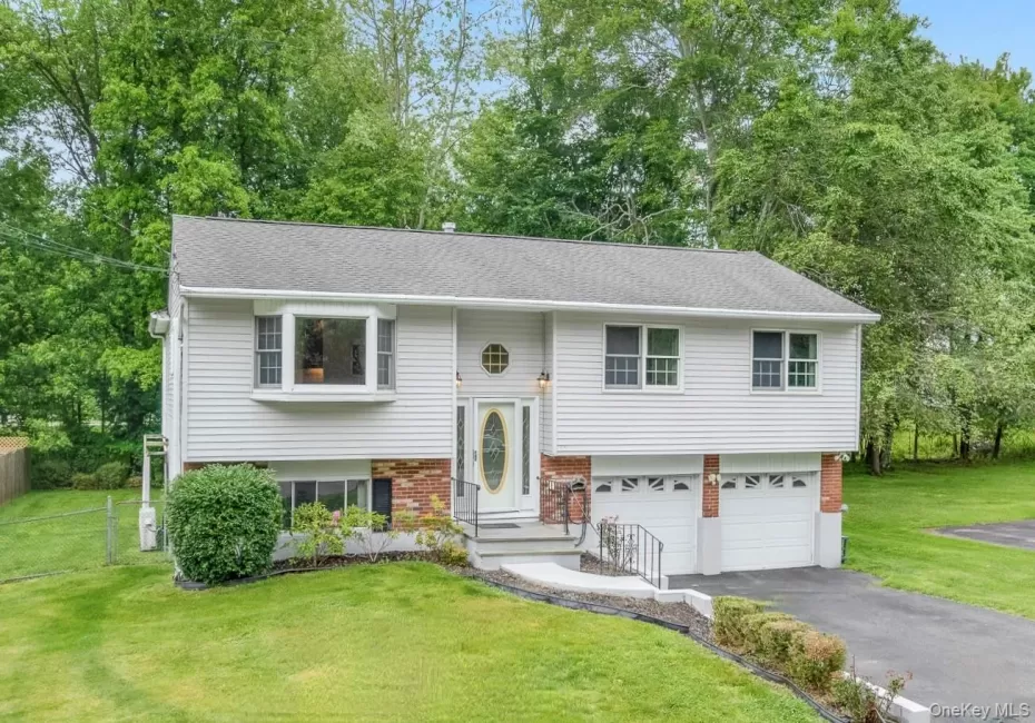51 Sutton Park Road, Poughkeepsie (town), NY, 3 Bedrooms Bedrooms, 9 Rooms Rooms,3 BathroomsBathrooms,Residential,For Rent,Sutton Park,0,1007676 51 Sutton Park Road, Poughkeepsie (town), NY, 3 Bedrooms Bedrooms, 9 Rooms Rooms,3 BathroomsBathrooms,Residential,For Rent,Sutton Park,0,1007676