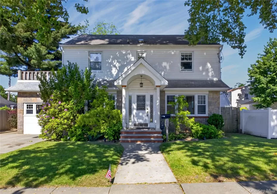 125 Hanson Place, Hempstead, NY, 4 Bedrooms Bedrooms, 9 Rooms Rooms,3 BathroomsBathrooms,Residential,For Rent,Hanson,0,1008221 125 Hanson Place, Hempstead, NY, 4 Bedrooms Bedrooms, 9 Rooms Rooms,3 BathroomsBathrooms,Residential,For Rent,Hanson,0,1008221