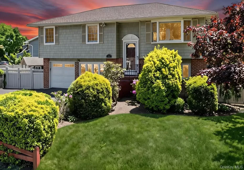181 Emerson Avenue, Babylon, NY, 4 Bedrooms Bedrooms, 10 Rooms Rooms,2 BathroomsBathrooms,Residential,For Rent,Emerson,0,1009120 181 Emerson Avenue, Babylon, NY, 4 Bedrooms Bedrooms, 10 Rooms Rooms,2 BathroomsBathrooms,Residential,For Rent,Emerson,0,1009120