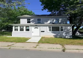 1 Chestnut Street, Middletown, NY, 3 Bedrooms Bedrooms, 5 Rooms Rooms,1 BathroomBathrooms,Residential,For Rent,Chestnut,0,1009319 1 Chestnut Street, Middletown, NY, 3 Bedrooms Bedrooms, 5 Rooms Rooms,1 BathroomBathrooms,Residential,For Rent,Chestnut,0,1009319