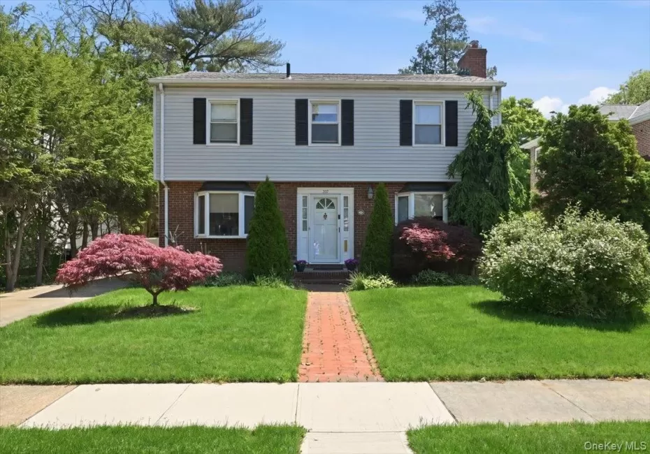 219 KIlburn Road, Hempstead, NY, 4 Bedrooms Bedrooms, 8 Rooms Rooms,2 BathroomsBathrooms,Residential,For Rent,KIlburn,0,1001849 219 KIlburn Road, Hempstead, NY, 4 Bedrooms Bedrooms, 8 Rooms Rooms,2 BathroomsBathrooms,Residential,For Rent,KIlburn,0,1001849