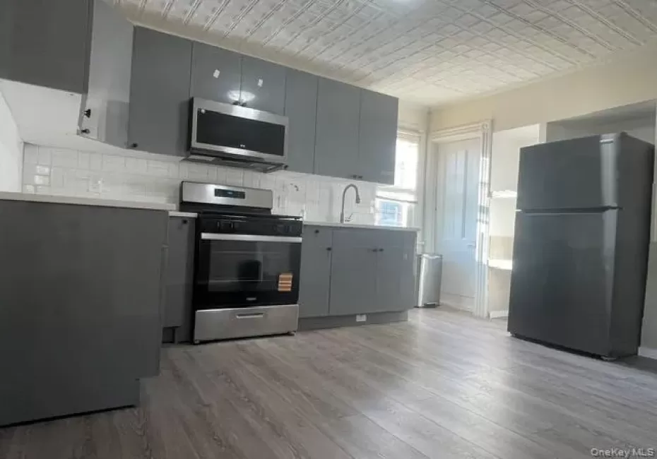 11 Garfield Street, Yonkers, NY, 2 Bedrooms Bedrooms, 3 Rooms Rooms,1 BathroomBathrooms,Residential Lease,For Rent,Garfield,0,1009367 11 Garfield Street, Yonkers, NY, 2 Bedrooms Bedrooms, 3 Rooms Rooms,1 BathroomBathrooms,Residential Lease,For Rent,Garfield,0,1009367