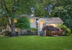 18 Mark Lane, Clarkstown, NY, 3 Bedrooms Bedrooms, 10 Rooms Rooms,2 BathroomsBathrooms,Residential,For Rent,Mark,0,996113 18 Mark Lane, Clarkstown, NY, 3 Bedrooms Bedrooms, 10 Rooms Rooms,2 BathroomsBathrooms,Residential,For Rent,Mark,0,996113