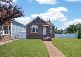 86 Remsen Avenue, Hempstead, NY, 3 Bedrooms Bedrooms, 8 Rooms Rooms,2 BathroomsBathrooms,Residential,For Rent,Remsen,0,1009210 86 Remsen Avenue, Hempstead, NY, 3 Bedrooms Bedrooms, 8 Rooms Rooms,2 BathroomsBathrooms,Residential,For Rent,Remsen,0,1009210