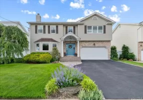 2442 6th Avenue, Hempstead, NY, 4 Bedrooms Bedrooms, 8 Rooms Rooms,2 BathroomsBathrooms,Residential,For Rent,6th,0,1006660 2442 6th Avenue, Hempstead, NY, 4 Bedrooms Bedrooms, 8 Rooms Rooms,2 BathroomsBathrooms,Residential,For Rent,6th,0,1006660