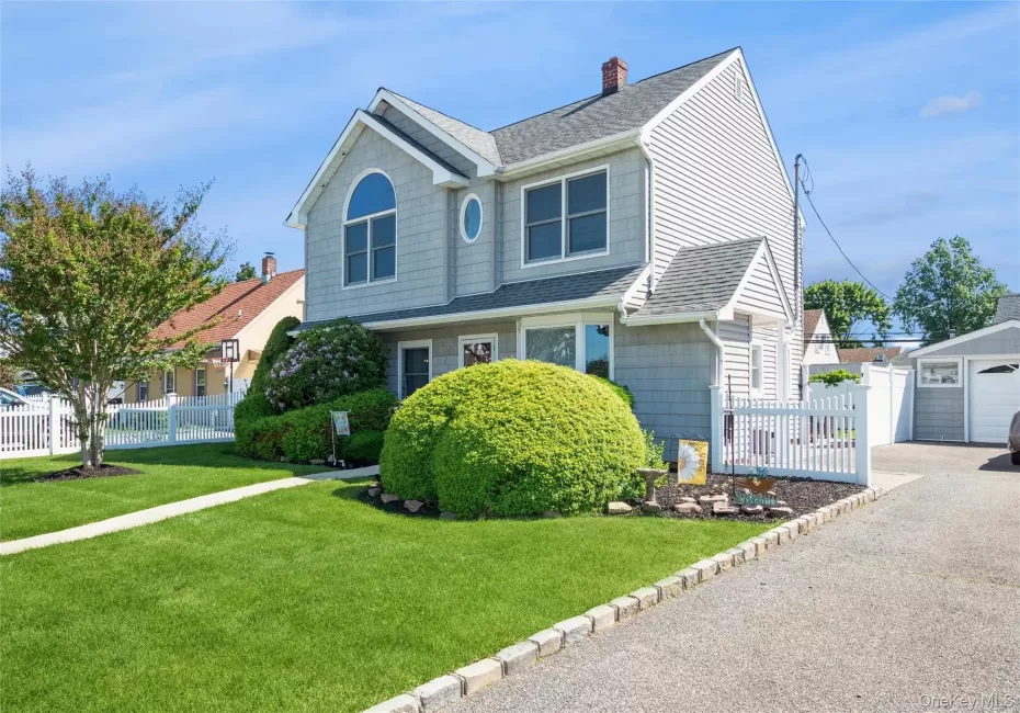 49 Harness Lane, Hempstead, NY, 4 Bedrooms Bedrooms, 9 Rooms Rooms,2 BathroomsBathrooms,Residential,For Rent,Harness,0,KEY1009508 49 Harness Lane, Hempstead, NY, 4 Bedrooms Bedrooms, 9 Rooms Rooms,2 BathroomsBathrooms,Residential,For Rent,Harness,0,KEY1009508