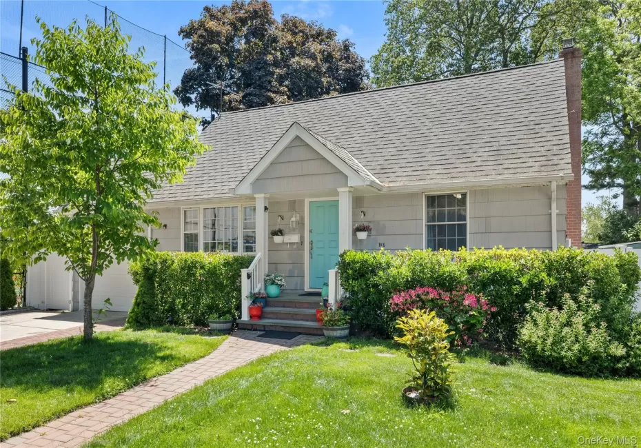 156 Moore Avenue, Oyster Bay, NY, 5 Bedrooms Bedrooms, 7 Rooms Rooms,3 BathroomsBathrooms,Residential,For Rent,Moore,0,KEY1007833 156 Moore Avenue, Oyster Bay, NY, 5 Bedrooms Bedrooms, 7 Rooms Rooms,3 BathroomsBathrooms,Residential,For Rent,Moore,0,KEY1007833