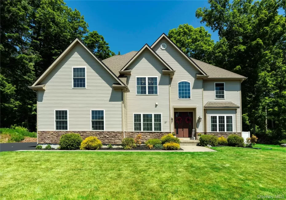 37 Biltmore Drive, Beekman, NY, 4 Bedrooms Bedrooms, 9 Rooms Rooms,3 BathroomsBathrooms,Residential,For Rent,Biltmore,0,999409 37 Biltmore Drive, Beekman, NY, 4 Bedrooms Bedrooms, 9 Rooms Rooms,3 BathroomsBathrooms,Residential,For Rent,Biltmore,0,999409