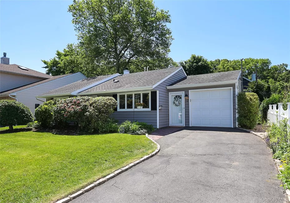 12 Ronan Road, Glen Cove, NY, 3 Bedrooms Bedrooms, 7 Rooms Rooms,1 BathroomBathrooms,Residential,For Rent,Ronan,0,1002991 12 Ronan Road, Glen Cove, NY, 3 Bedrooms Bedrooms, 7 Rooms Rooms,1 BathroomBathrooms,Residential,For Rent,Ronan,0,1002991