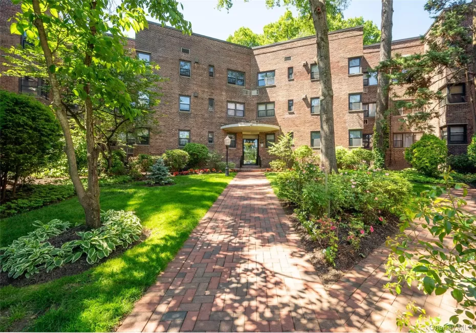 50 Brompton Road, North Hempstead, NY, 1 Bedroom Bedrooms, 4 Rooms Rooms,1 BathroomBathrooms,Residential,For Rent,Brompton,0,1008141 50 Brompton Road, North Hempstead, NY, 1 Bedroom Bedrooms, 4 Rooms Rooms,1 BathroomBathrooms,Residential,For Rent,Brompton,0,1008141